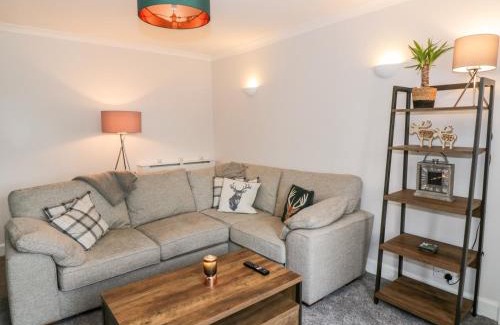 Thornhill House | Ivy Bank