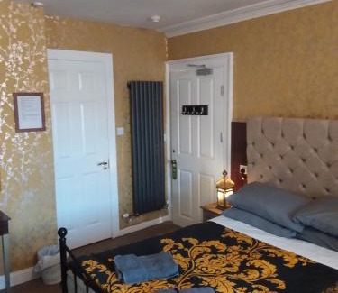 Tollcross House | IVY- Braveheart Guest House