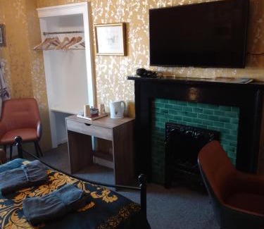 Tollcross House | IVY- Braveheart Guest House