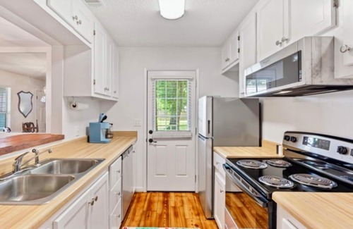 Point Clear Cottage | Ivy Cottage, a charming cottage 5 minutes from downtown Fairhope.