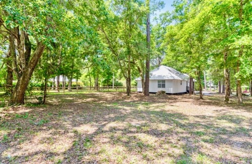 Point Clear Cottage | Ivy Cottage, a charming cottage 5 minutes from downtown Fairhope.