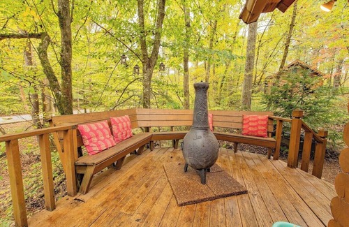 Benton Apartment | Ivy Cottage | Cute Cottage Along The Ocoee River