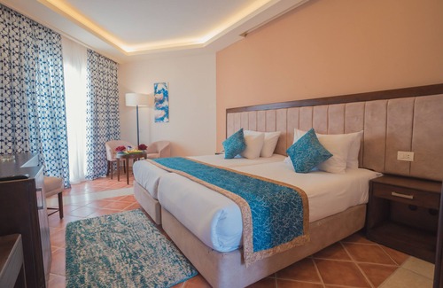 Ras Nasrani Resort | Ivy Cyrene Sharm Resort Adults Friends Plus 13