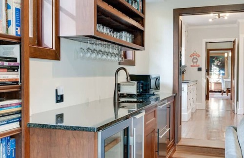Inglewood House | Ivy Hall Home - Great Location!