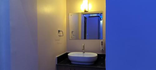 Thariyode Hotel | IvyArk Residency
