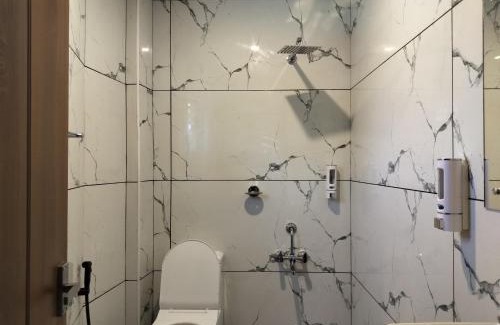 Thariyode Hotel | IvyArk Residency