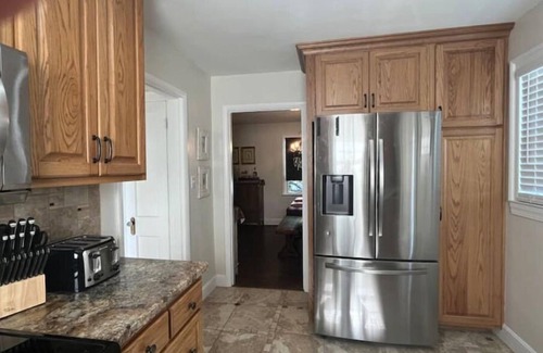 Elizabethtown House | J Bird Cottage -Downtown E-town