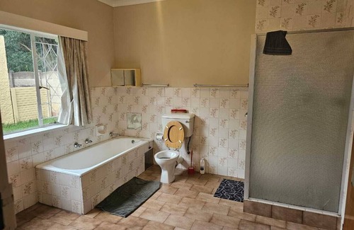 Greater Johannesburg Metropolitan Area House | J&M GUEST HOUSE