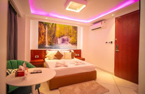 New Delhi House | J60 Suites, Ashok Vihar - Near Netaji Subhash Place