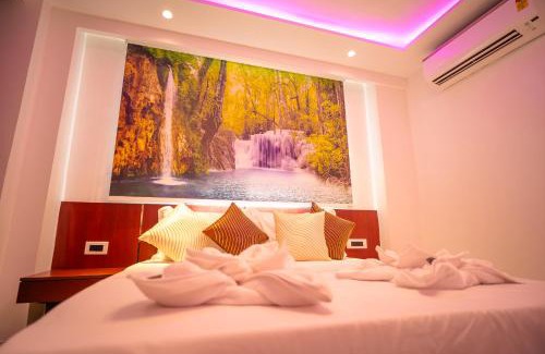 New Delhi House | J60 Suites, Ashok Vihar - Near Netaji Subhash Place