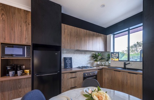 Wayville Apartment | Jacaranda Apartment | Wayville Walk to Tram
