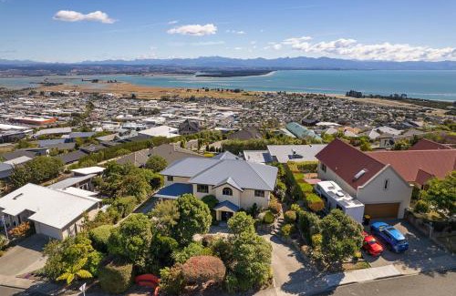 Britannia Heights House | Jacaranda