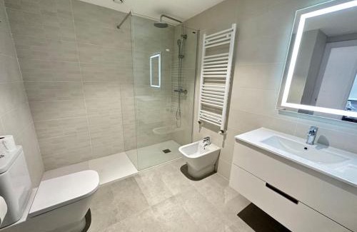 Vigo Apartment | Jacinto Benavente 15, 1L by YBH