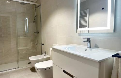 Vigo Apartment | Jacinto Benavente 15, 1L by YBH