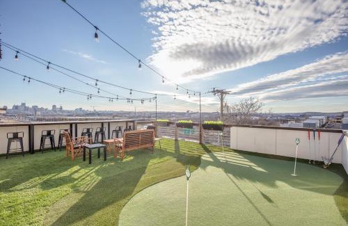 Talbot's Corner House | Jack Daniels House with Rooftop Golf, City views! 8min to Whiskey Row! Sleeps 10!