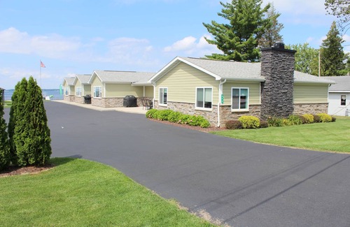 Prudenville Cabin | Jack's on the Bay, 2 Bedroom/2 Bath Lake Front