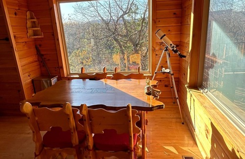 Jasper Cabin | Jack's Wonder Inn 3 Bedroom Cabin. Starlink/Woodfired Hot Tub!