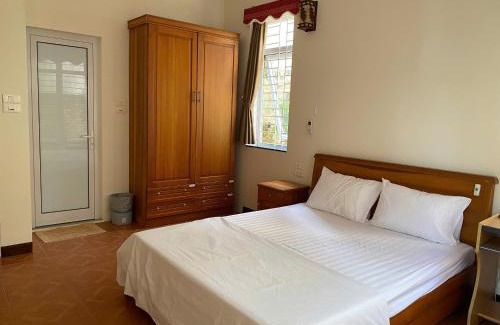 Bai Chay House | Jackfruit Homestay