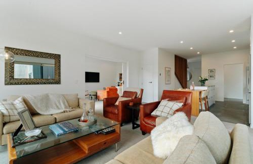 Kawarau Falls House | Jacks Point Family Retreat - Jacks Point Home
