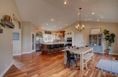 Jacksonville House | Jacksonville Mountain Retreat