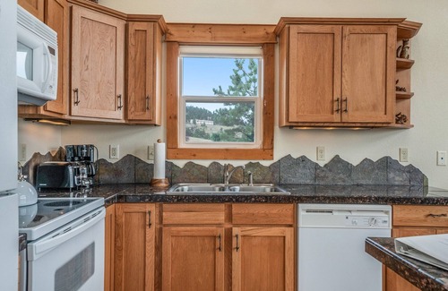 Estes Park Condo | Jackstraw Mountain 32 - 2 Br Condo with Marys Lake and Mountain Views