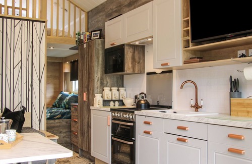 Church Stoke Cottage | JACOB'S MEADOW POD 2, pet friendly, with a garden in Chirbury