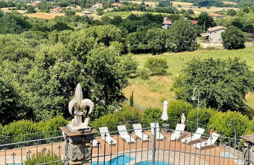 Montefiascone Villa | Jacuzzi and pool - Fabulous villa in Umbria - sleeps 24 - Bolsena Lake views