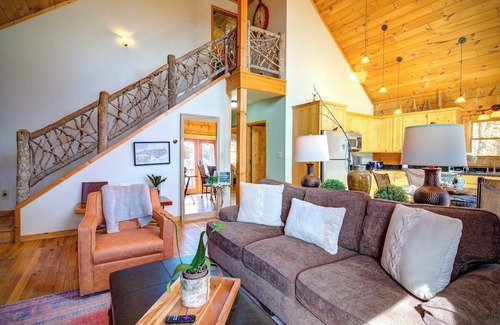 Seven Devils Cabin | Jacuzzi/Views of Grandfather Mountain/Secluded