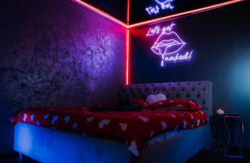 Sector 3 Apartment | JACUZZl & LOVE