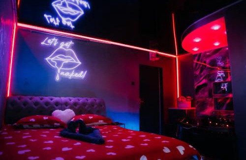 Sector 3 Apartment | JACUZZl & LOVE