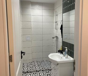 Sector 5 Apartment | Jad House
