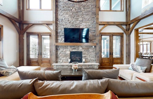 Clearview Ski Chalet | Jade’s Chalet 10 minutes from Blue Mountain