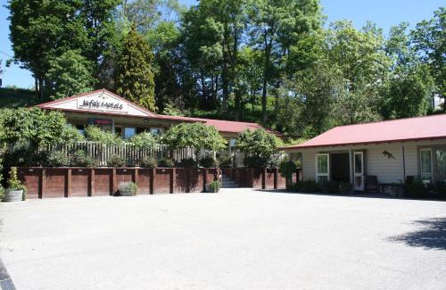 Lawrence Hotel | Jafa's Motels