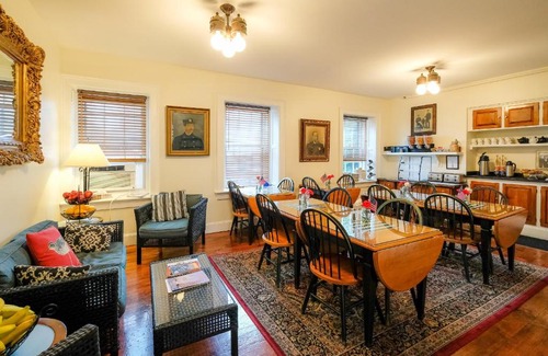 Newport Hotel | Jailhouse Inn