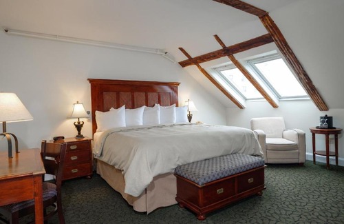 Newport Hotel | Jailhouse Inn