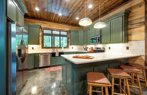 Pickens House | Jam, Swim, Play - Pool, Hot Tub, Ping Pong, Arcade
