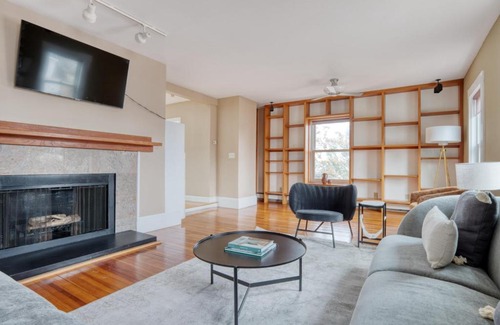 Jamaica Plain Apartment | Jamaica Plain 3br w wd nr Olmstead Park BOS-831