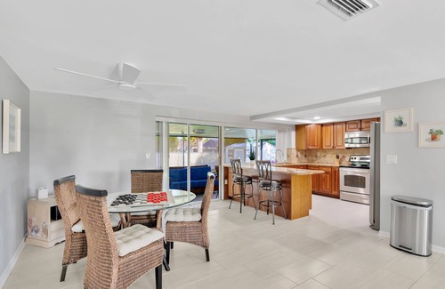 Apollo Beach House | Jamaican Relaxation 3 bedrooms heated pool and unique game room