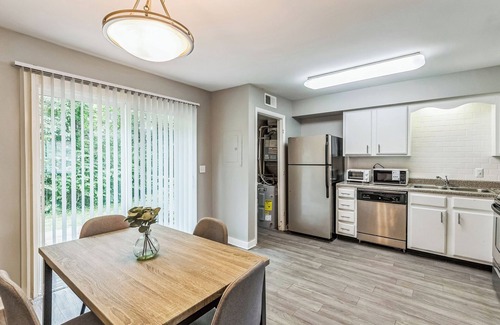Nashville Apartment | Jamestown D2 I Comfy 2 Bed 1 Bath