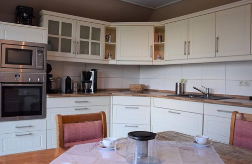 Wiegboldsbur House | Janssen, Holiday home - Holiday home, Shower and bath, WC, 4 or more beds