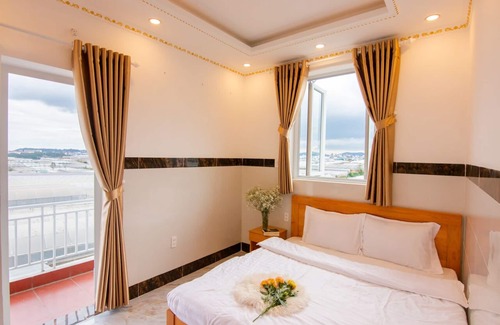 Phuong Hotel | Japan Villa Homestay ByTheHill