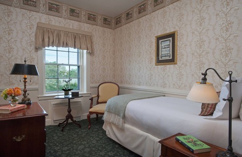 Nantucket Town Bed & Breakfast | Jared Coffin House