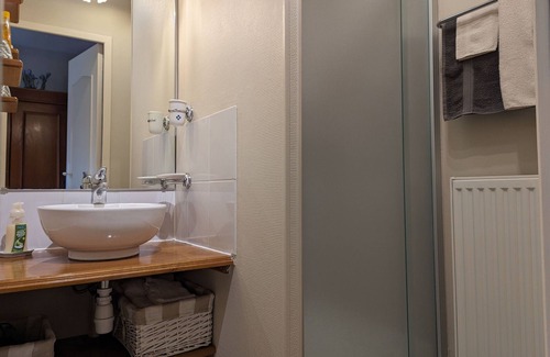 Tavers Bed & Breakfast | Jasmin Room with pool and parking in the heart of the Loire Valley