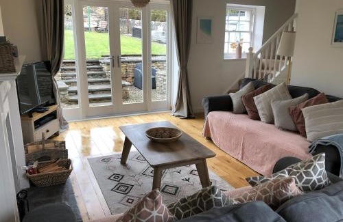 Kilconquhar Apartment | Jasmine Cottage, sleeps 6 near Elie, with garden