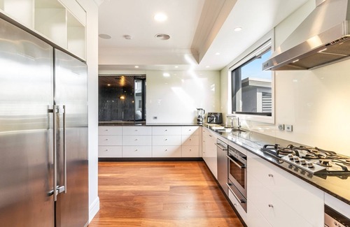 Yamba House | Jasmine cove | Exclusive Waterfront Estate