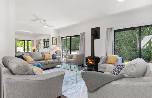 Berry House | Jasmine House - Pet Friendly with Swimming Pool