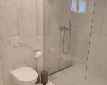 Einigen Apartment | Jasmins Airbnb