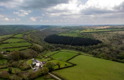 Hawkridge House | Jasper and Smiddy - joint booking