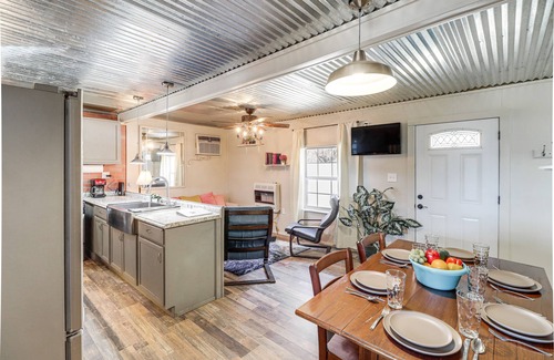 Jasper Cabin | Jasper Cabin w/Fire Pit, Grill & Mountain Views!