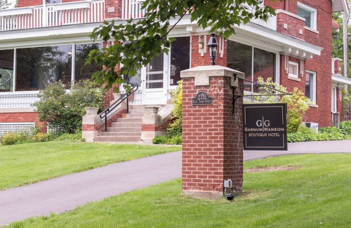Duluth House | Jay Cooke Suite w/Shared Patio & Sauna